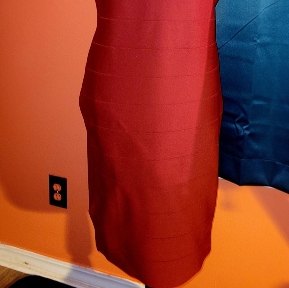 Dress - Picture 2 of 5